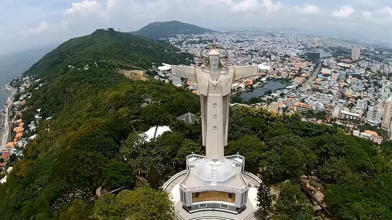 "Tour du lịch miền Nam - Tượng Chúa Kito núi Tao Phùng, Vũng Tàu"