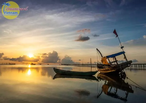 Làng chài Hàm Ninh