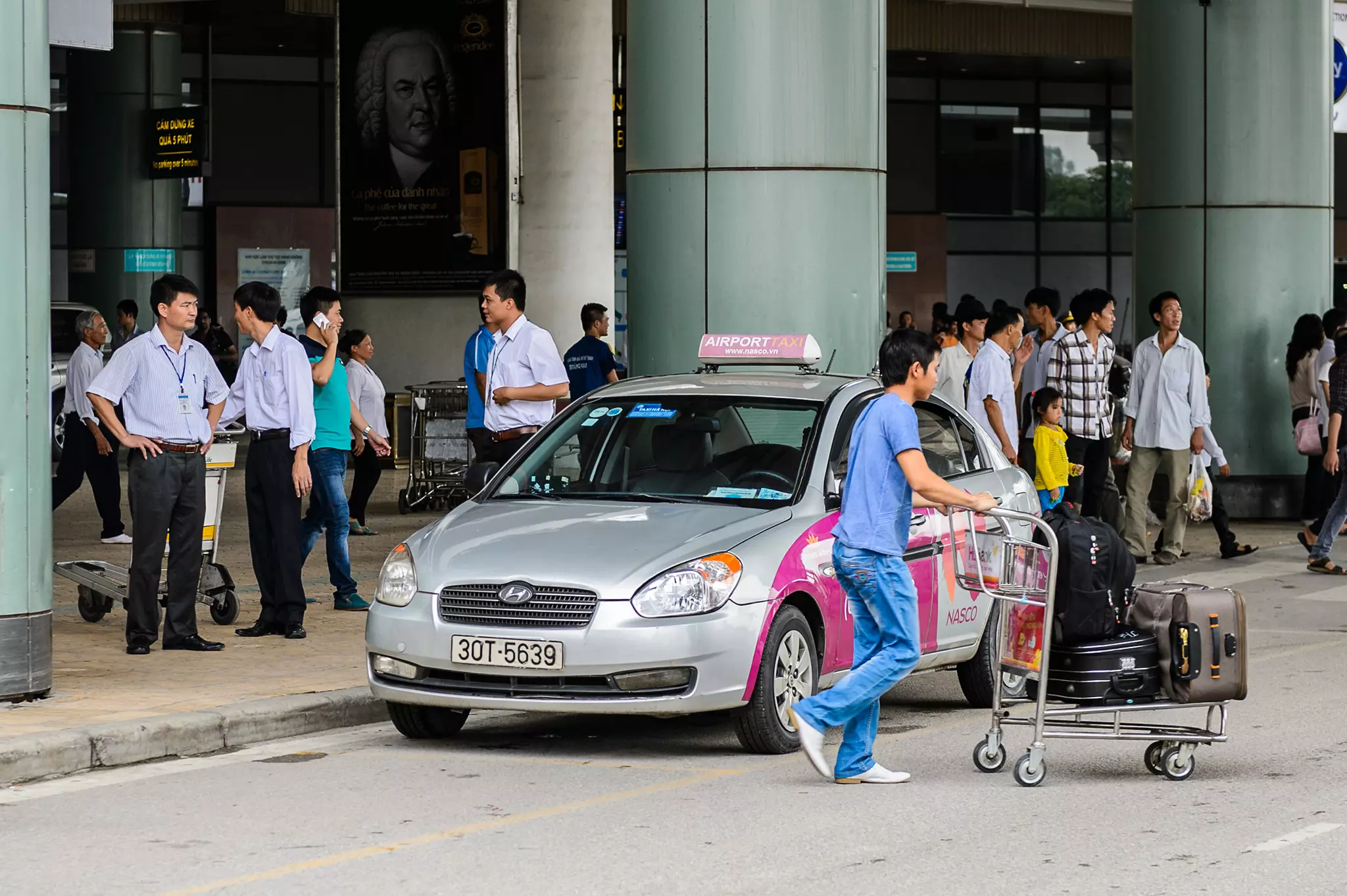 taxi tai san bay noi bai