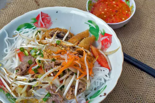 bún thịt nướng