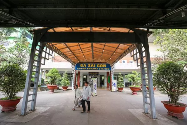 Cửa ra ga