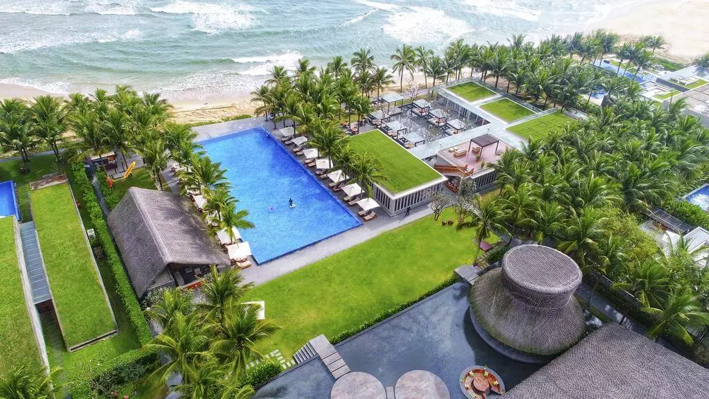 Resort 5 sao Đà Nẵng Naman Retreat có tầm nhìn bao quát biển