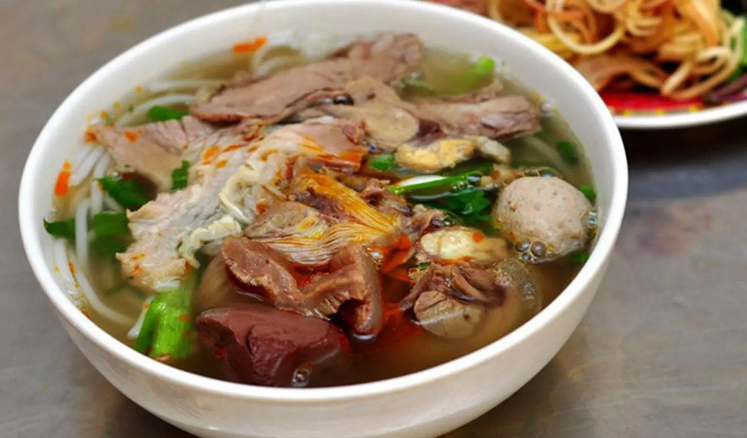 Bún bò giò Vân Hường Quy Nhơn