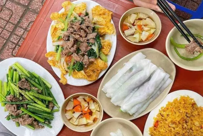 phở cuốn Hà Nội Chinh Thắng