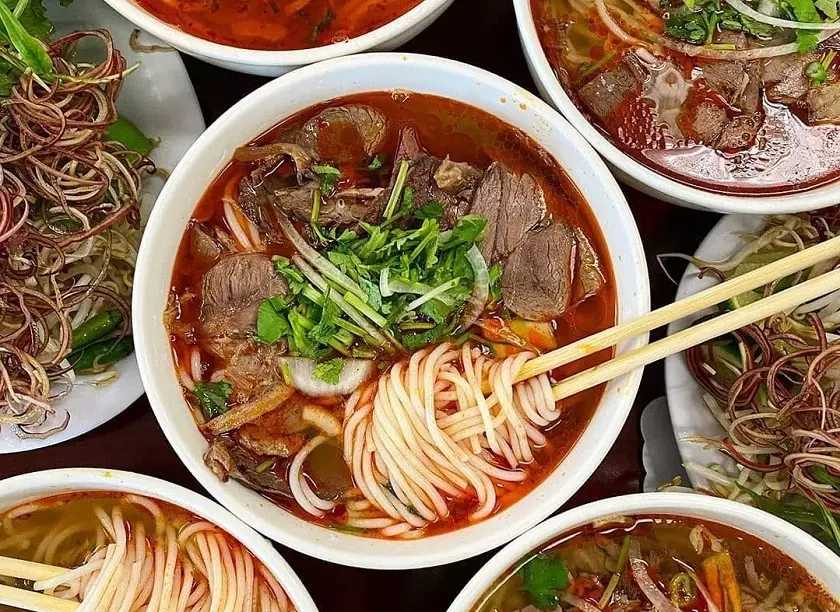 Bún bò Huế - Món ăn sáng ngon ở Nha Trang được du khách yêu thích