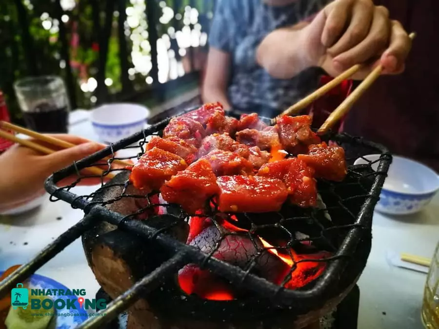 ăn tối nha trang