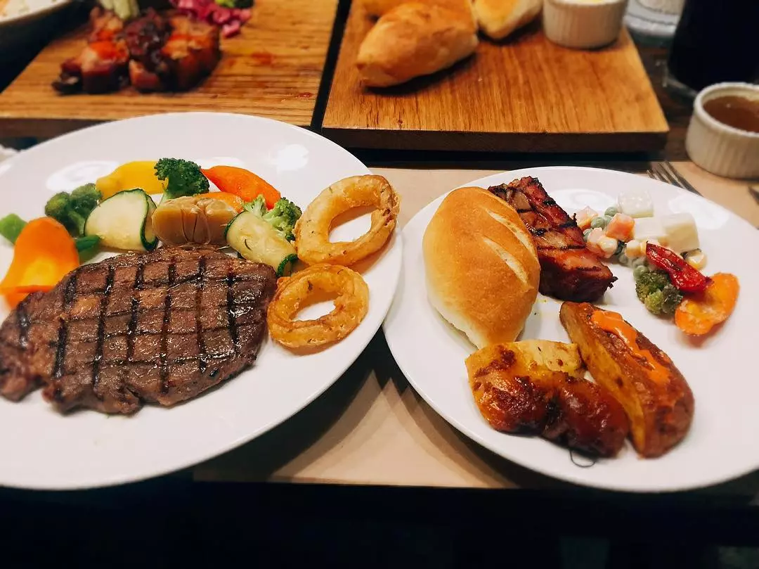 Món nướng đậm chất Châu Âu tại Barn House BBQ & Beer