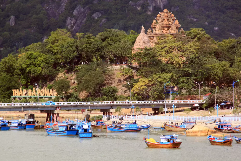 Tháp bà Ponagar