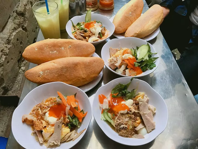 Bánh mì chấm Nha Trang