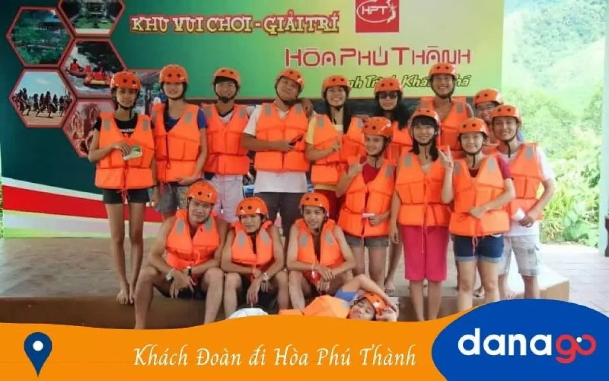 Tour khách đoàn đi Hòa Phú Thành