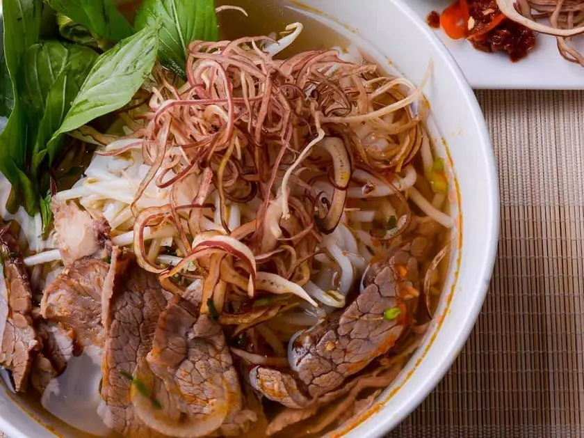 Bún bò Huế bà Thương