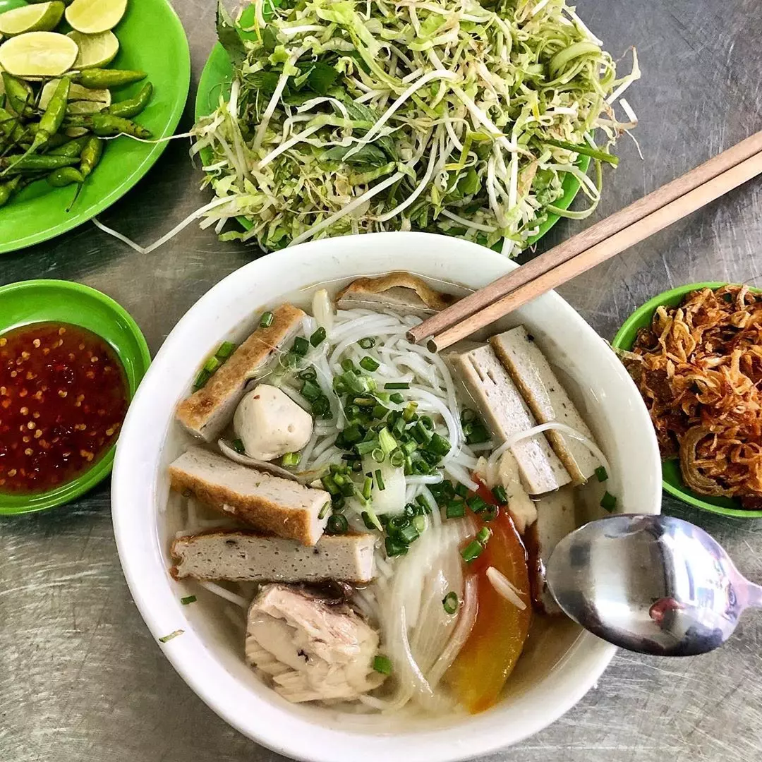 Đặc sản bánh canh chả cá Nha Trang