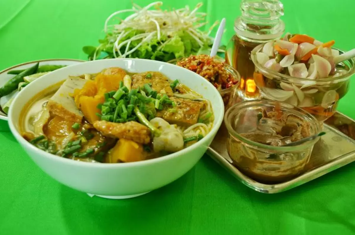 Bún chả cá - món ăn sáng ngon cho mọi du khách