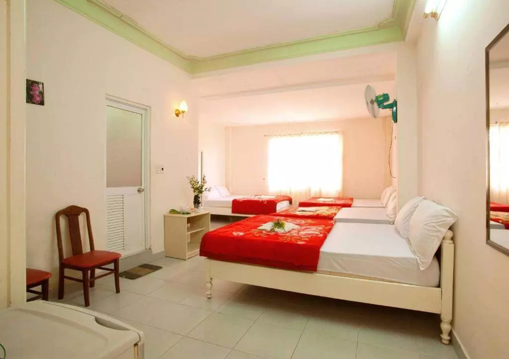 Phòng ốc gọn gàng, sạch sẽ và đầy đủ các thiết bị cần thiết tại Hải Uyên Hotel (Nguồn: Internet)