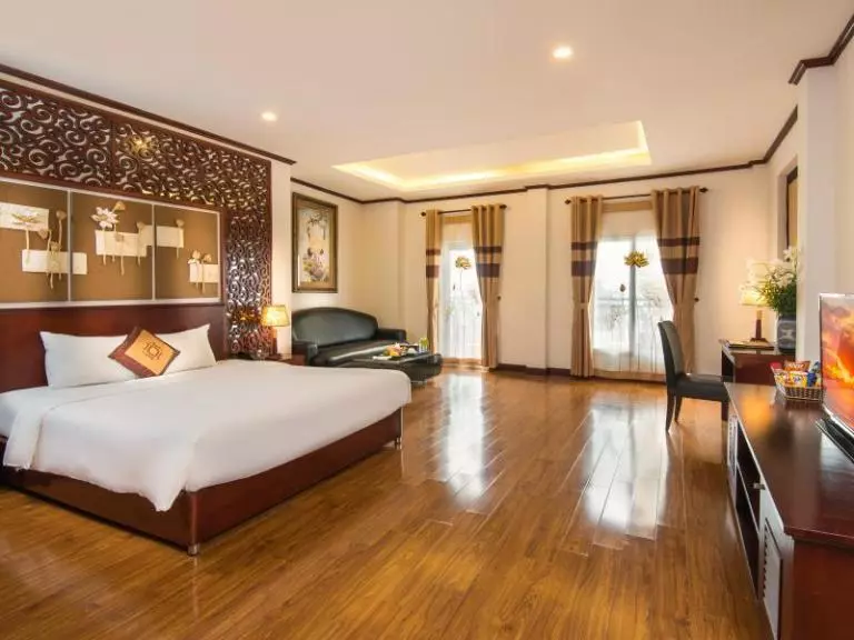 khách sạn ở phố cổ Hà Nội - May De Ville Old Quarter Hotel