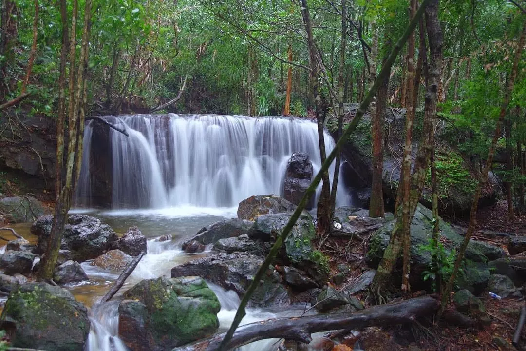 Suối Tranh Waterfall