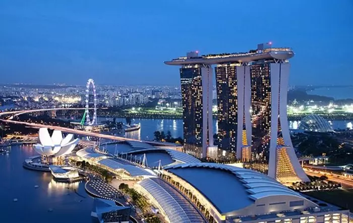 Đất nước Singapore xinh đẹp, không khí trong lành, con người thân thiện, vui vẻ