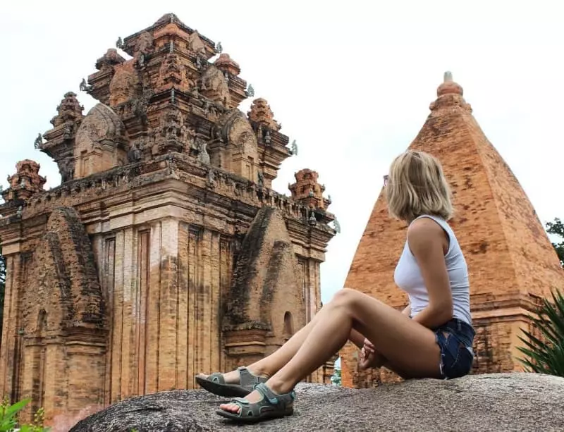 Chùa Long Sơn - Tour Nha Trang 2 ngày 1 đêm