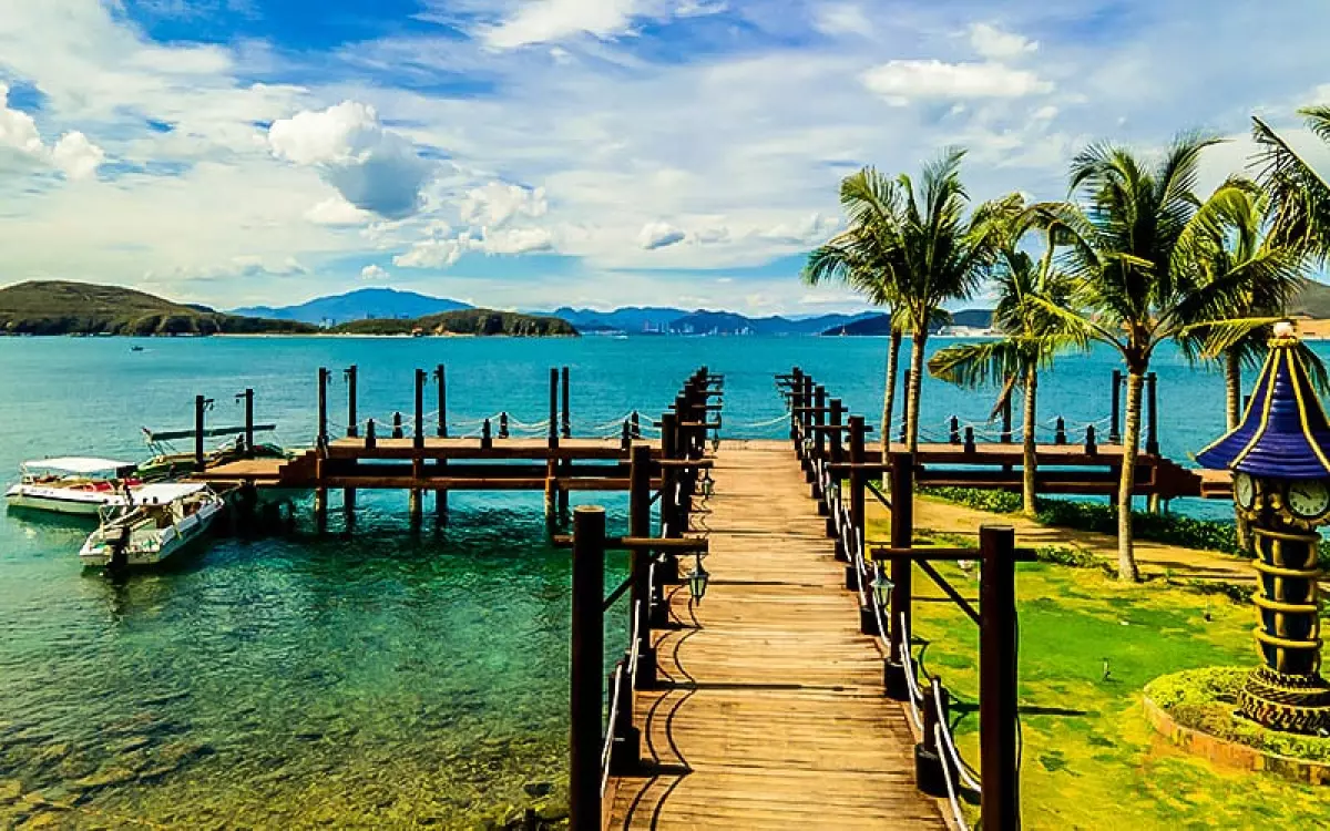 Cây cầu wedding bridge huyền thoại của Hòn Tằm