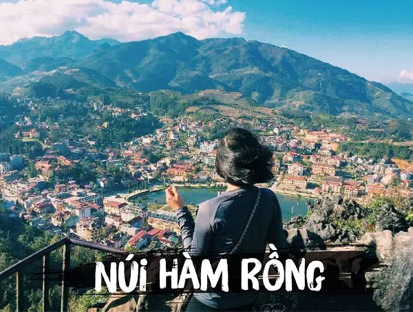 Thị trấn Sapa từ núi Hàm Rồng