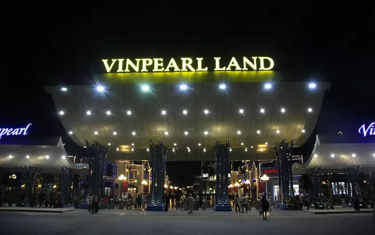 Buổi tối Vinpearl Land