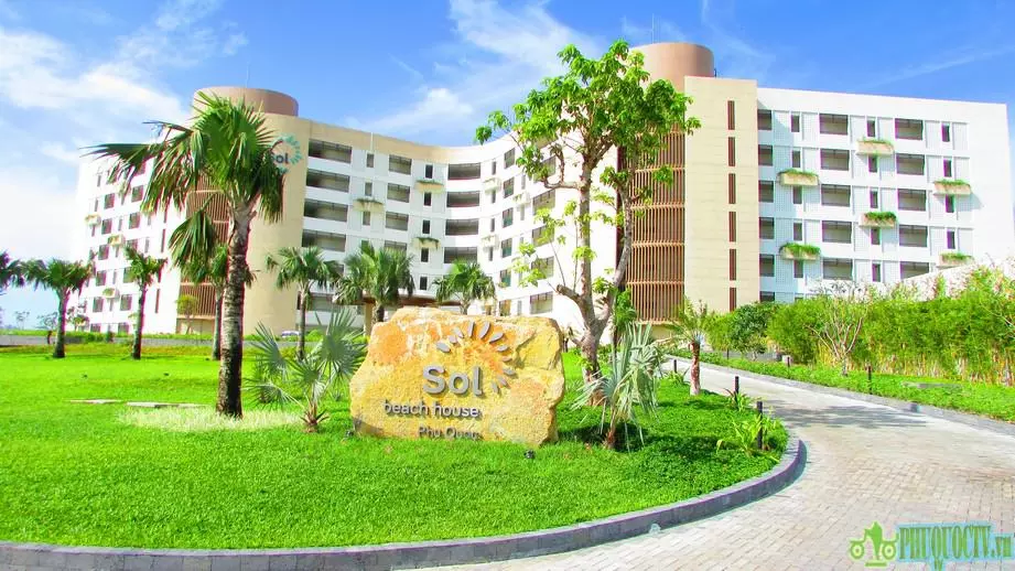 Sol Beach House Phú Quốc - khách sạn 5 sao tọa lạc tại khu phức hợp Sona Sea Bãi Trường