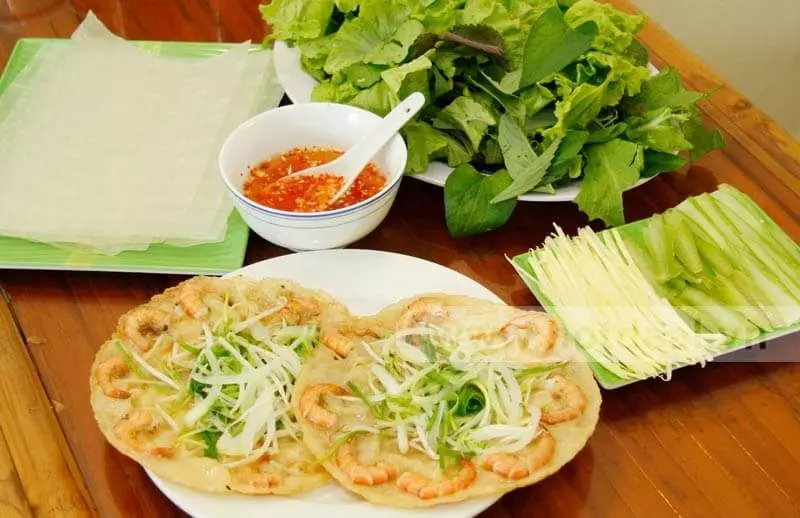 Du lịch Quy Nhơn tự túc - ăn bánh hỏi