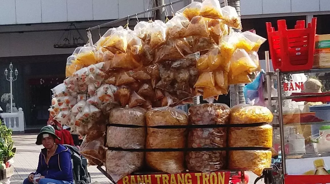 Bánh tráng trộn Sài Gòn