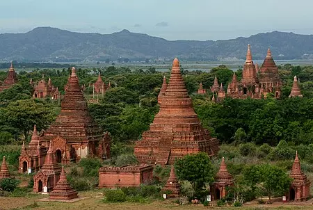 Tempel in der Ebene von Bagan