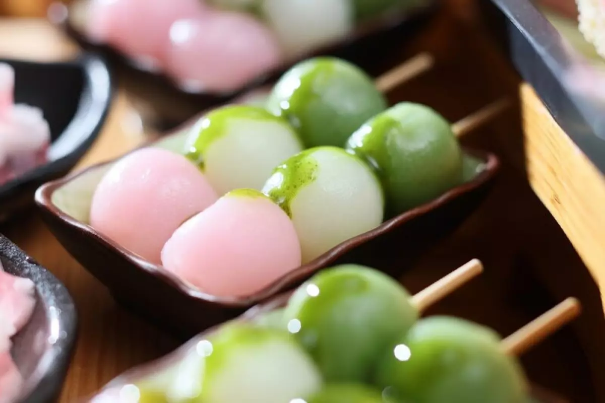 Bánh Bột Gạo (Dango)