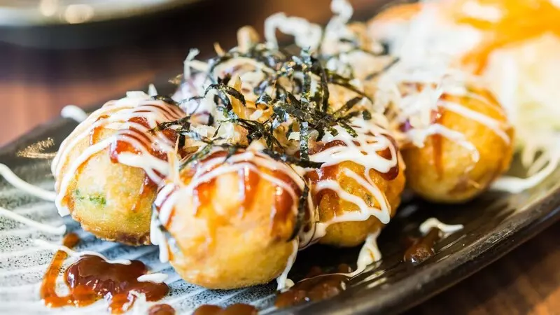 Takoyaki (bánh bạch tuộc nướng)