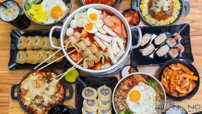 Tokbokki - Ẩm thực Đà Nẵng cay xé lưỡi.