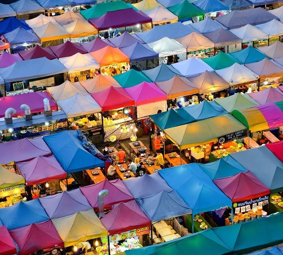 Chợ đêm Talad Rod Fai