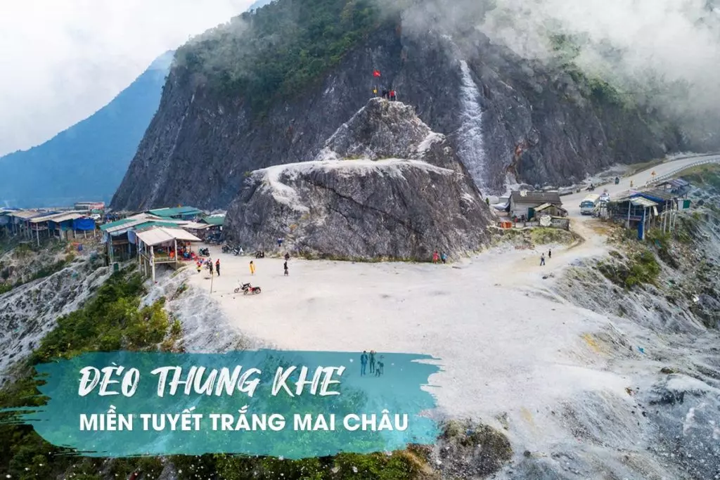 Đèo Thung Khe mờ sương như chốn tiên cảnh