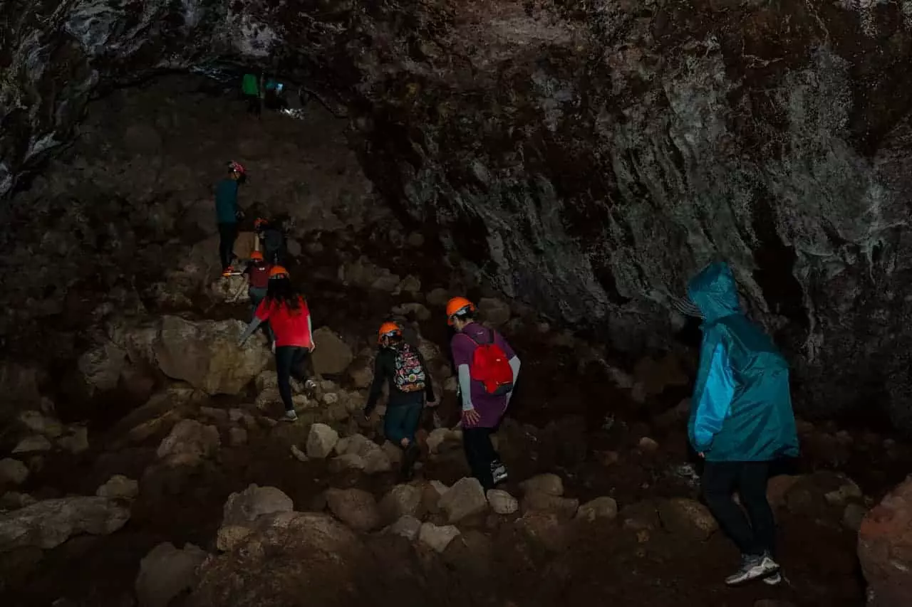 trekking hang động chư bluk