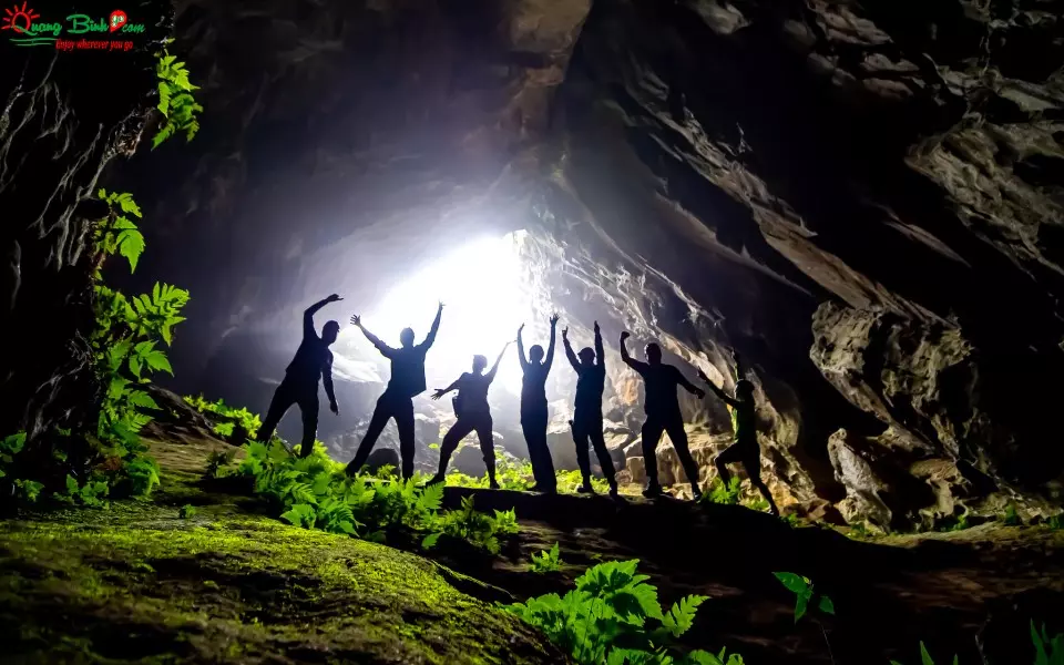 Tour du lịch Phong Nha, Tulan cave explore travel