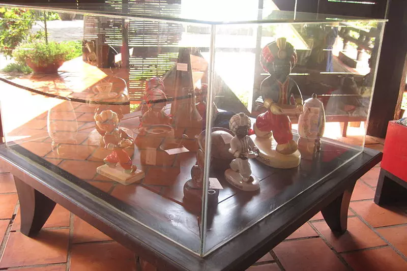 Hiện vật được trưng bày trong làng cà phê Trung Nguyên