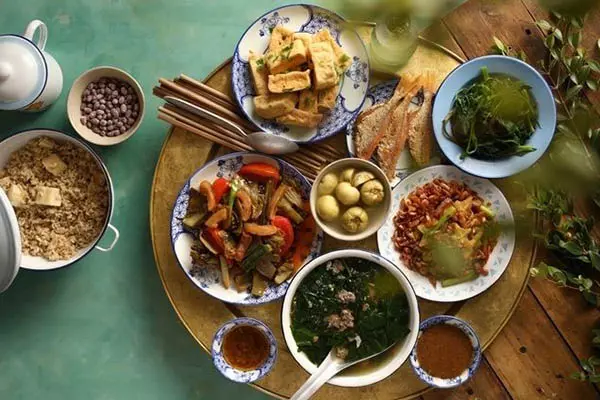 giới thiệu về nét đặc trưng của ẩm thực Việt