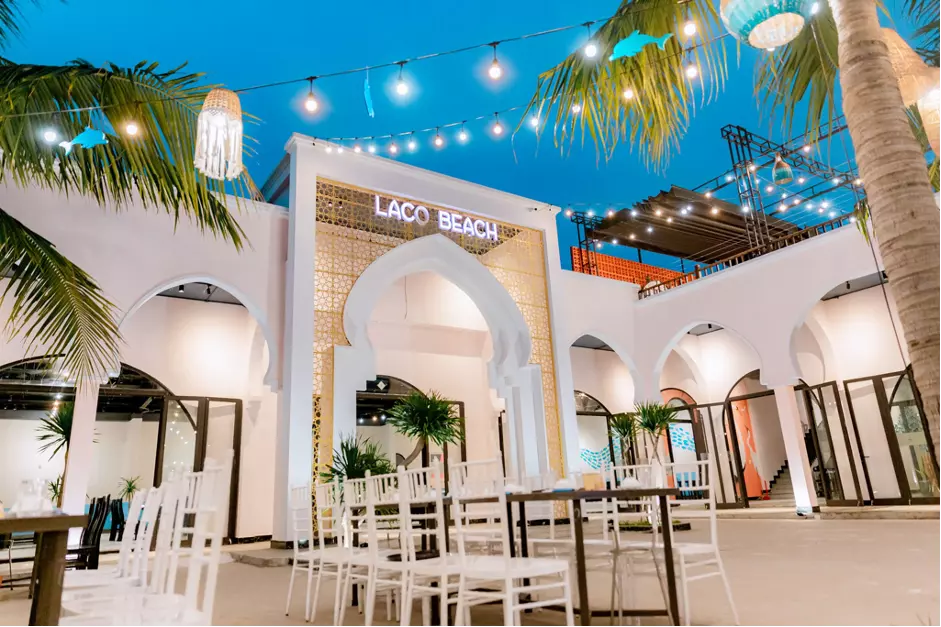 Nhà hàng Lá Cọ Beach