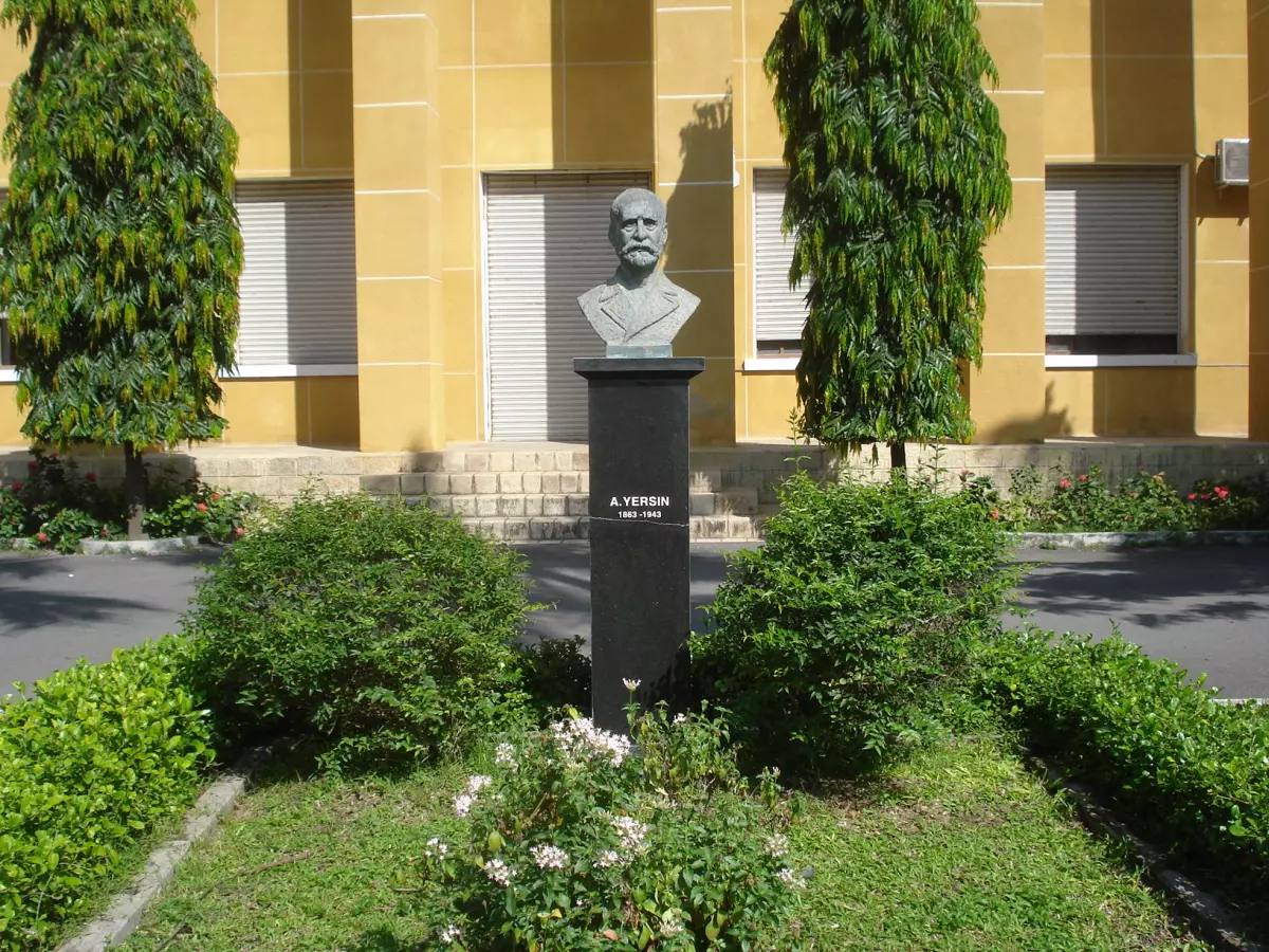 khanh-hoa-yersin-museum-ivivu