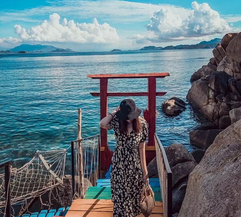 Đảo Bình Hưng - Một trong những cảnh đẹp ở Nha Trang