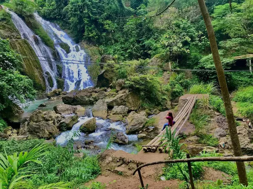 Thác Gò Lào hùng vỹ