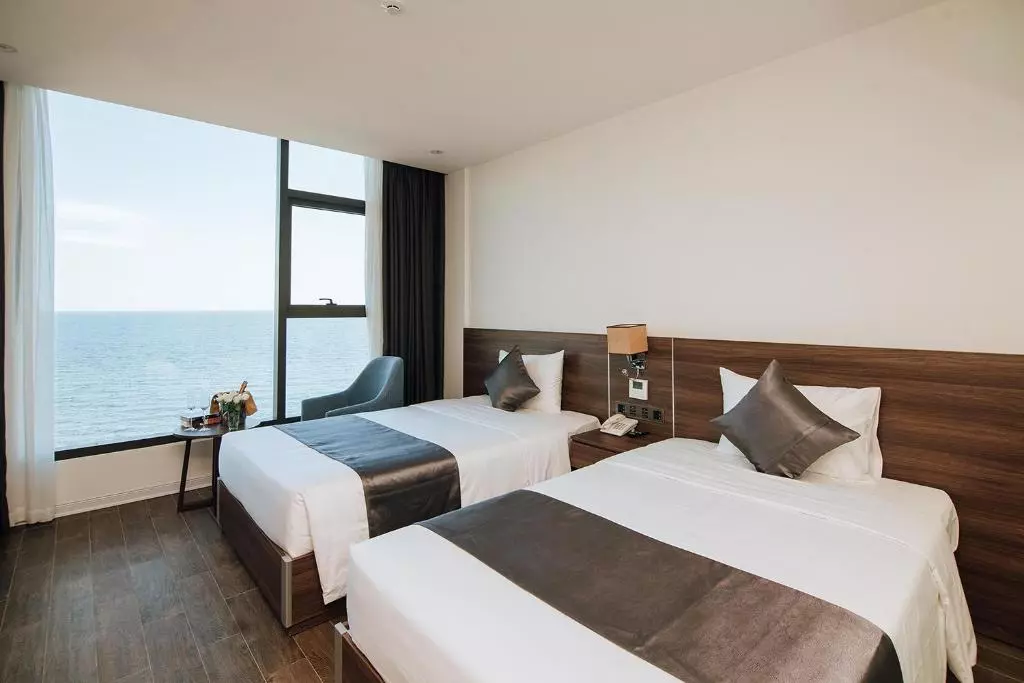 phòng view biển của khách sạn Phương Bắc Luxury Quảng Bình