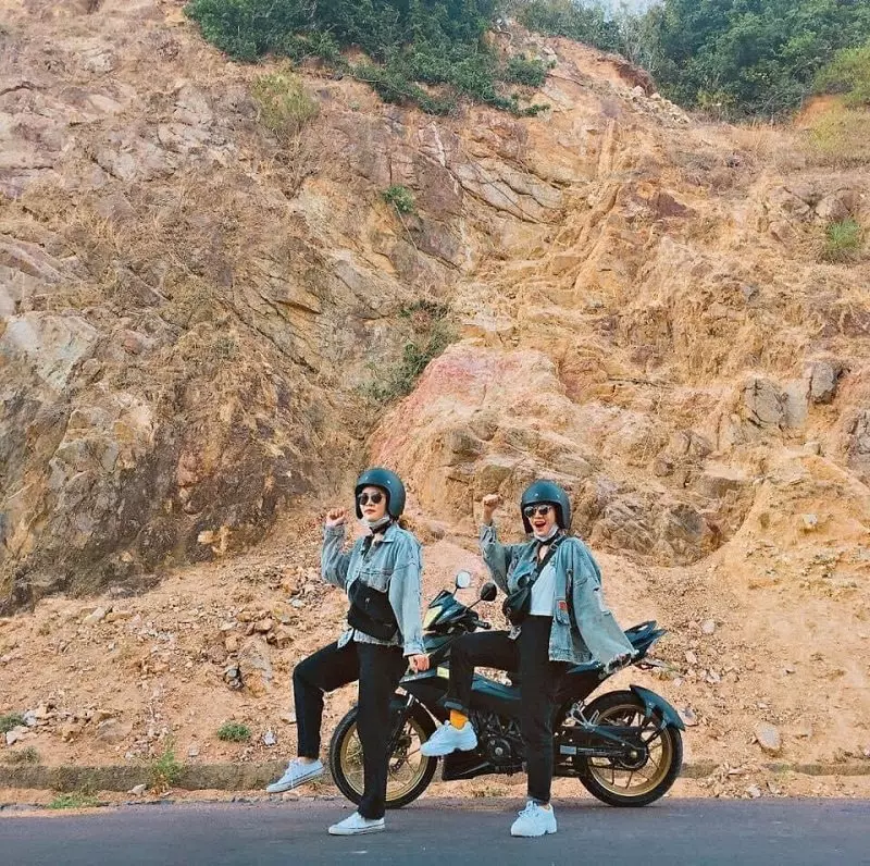 Nhiều bạn thích đi xe máy tới khu dã ngoại Trung Lương