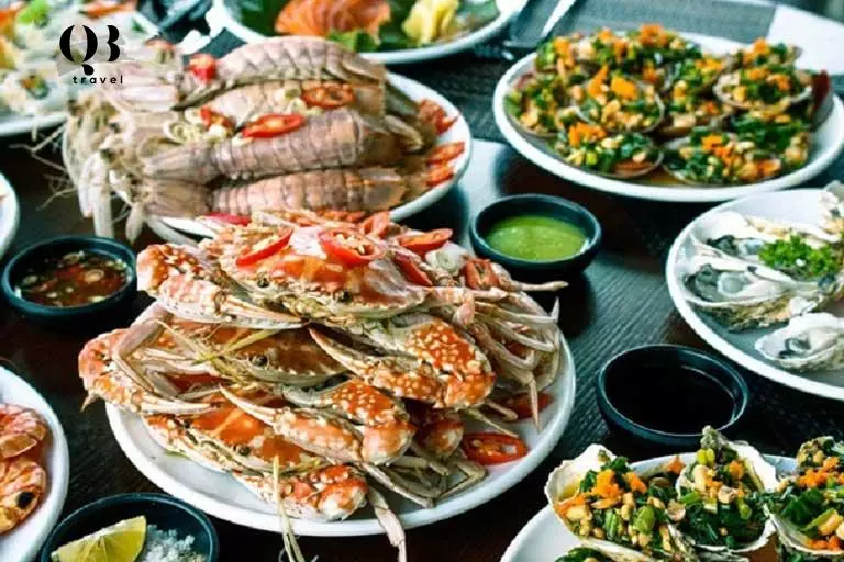 Các món hải sản hấp dẫn tại biển Đá Nhảy