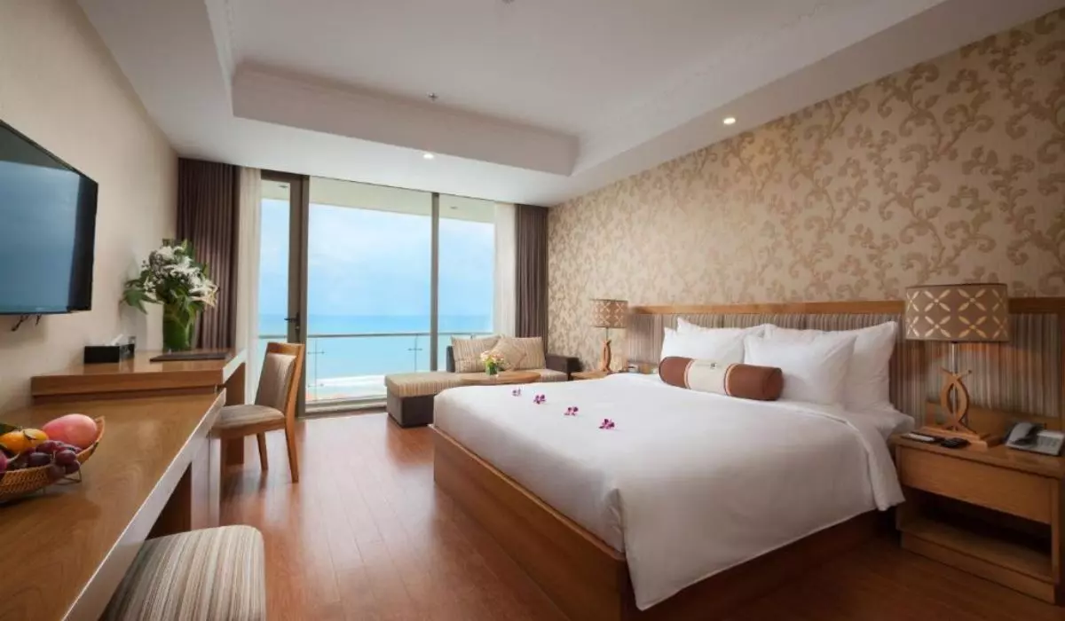 Khách sạn Diamond Sea Hotel