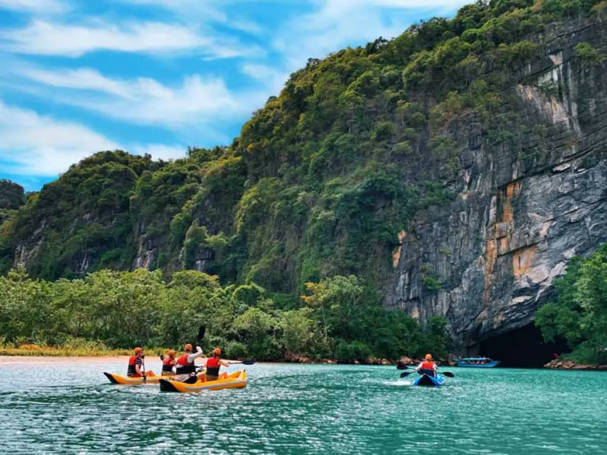 Vương quốc hang động Quảng Bình