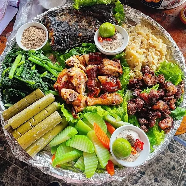 chợ phiên dân tộc