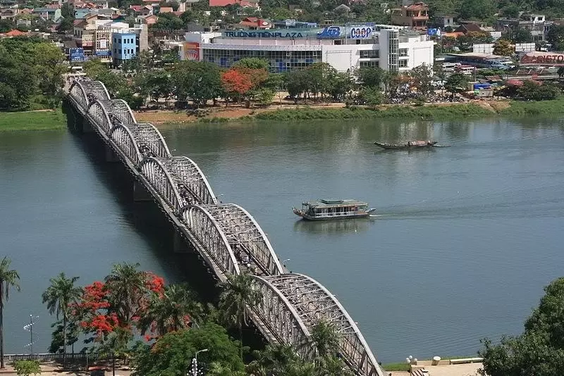 Cảnh về chiều hoàng hôn trên phá Tam Giang