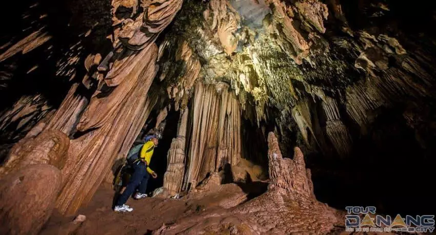 Hang Rục Mòn - Du lịch Phong Nha Kẻ Bàng